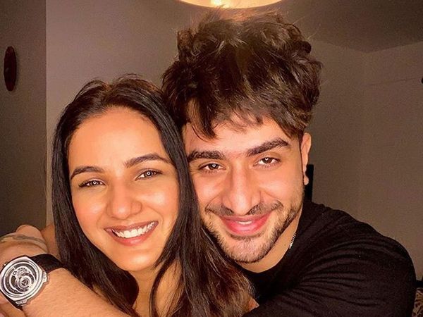 Jasmin Bhasin and Aly Goni