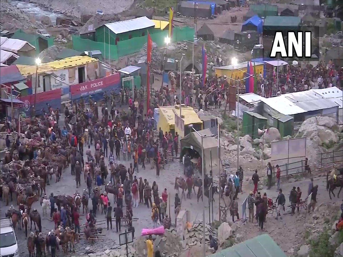 Amarnath Yatra: 'बम-बम भोले' के नारों के साथ शुरू हुई अमरनाथ यात्रा, पहलगाम से रवाना हुआ भक्तों का पहला जत्था