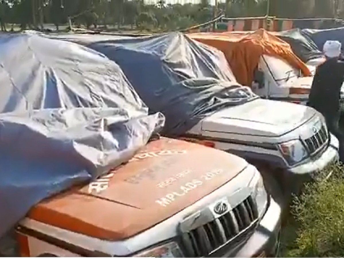 पप्पू यादव ने खोज निकाली BJP सांसद राजीव प्रताप रूडी के कार्यालय से 30 से ज्यादा एंबुलेंस