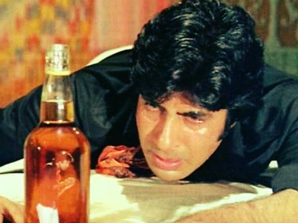 Amitabh Bachchan in Sharaabi