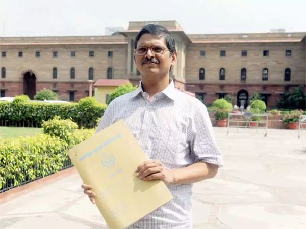 Amitabh Thakur IPS: मैं अमिताभ ठाकुर आईपीएस जबरिया रिटायर्ड, सोशल मीडिया पर रिएक्शन की बाढ़