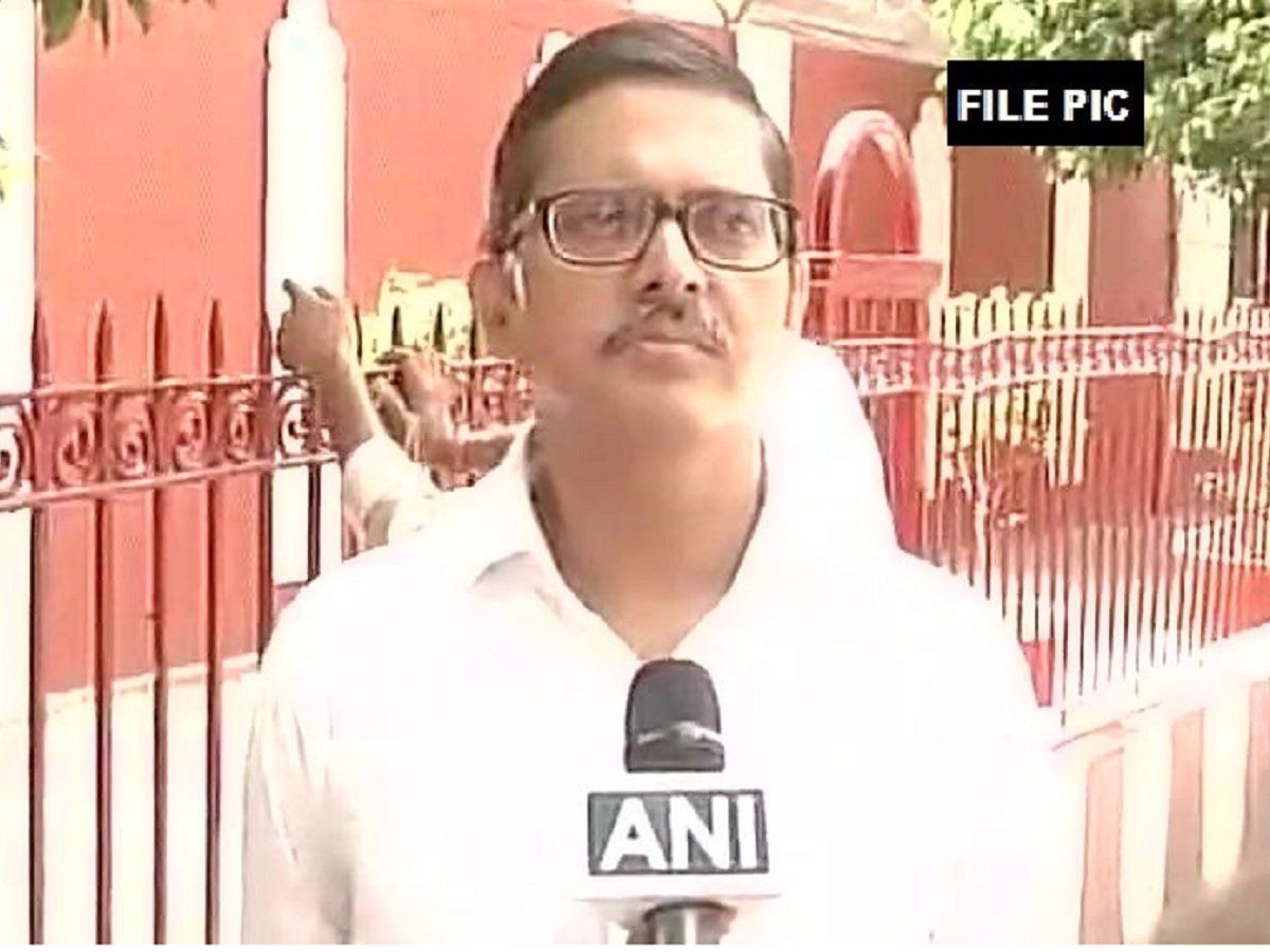 पूर्व IPS अमिताभ ठाकुर गिरफ्तार, रेप केस में MP की मदद का आरोप, शिकायतकर्ता ने खुद को लगाई थी आग