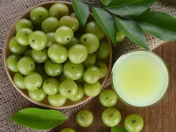 Amla benefits in hindi how and when to take to stay healthy in air pollution