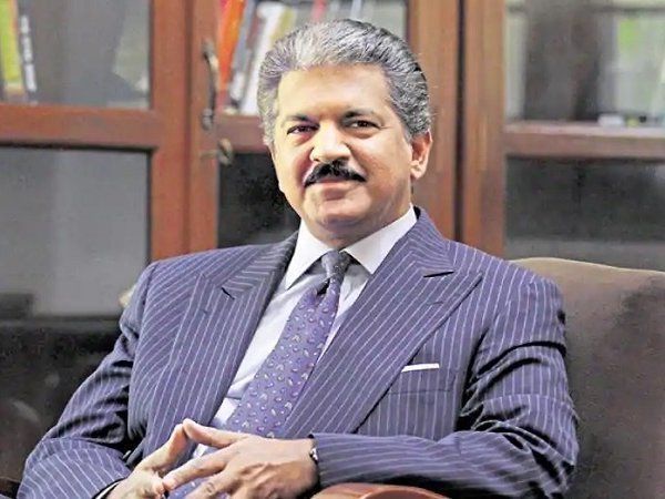 anand mahindra donated 4 lakh to couple