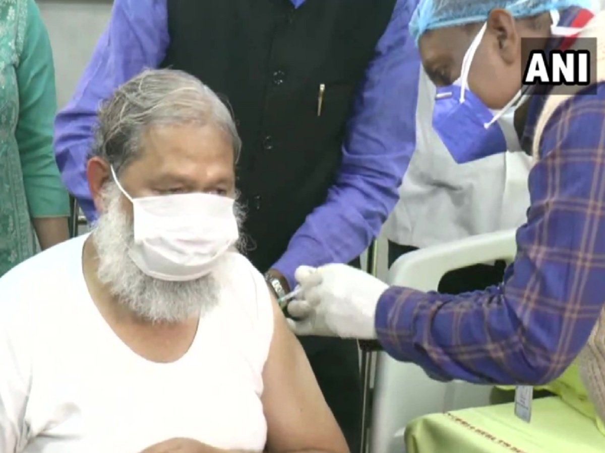 हरियाणा में Covaxin के तीसरे चरण का परीक्षण शुरू, मंत्री अनिल विज ने लगवाया टीका