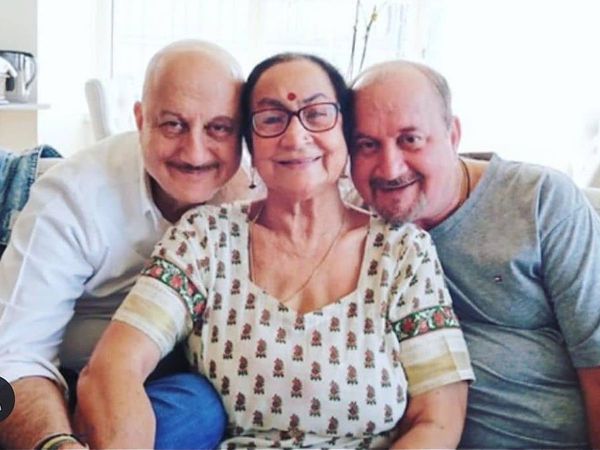 Anupam Kher Mother Dulari Shifted Isolation Ward And Family Home Quarantine