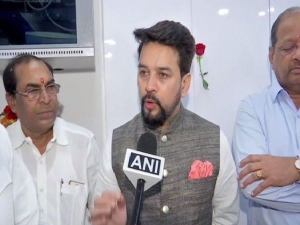 Delhi Chunav 2020: बीजेपी सांसद अनुराग ठाकुर की स्पीच पर नजर, चुनाव आयोग ने तलब की रिपोर्ट