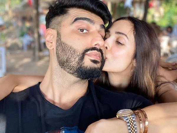 Malaika Arora Kiss Arjun Kapoor in Goa Celebrating New Year 2020 Party
