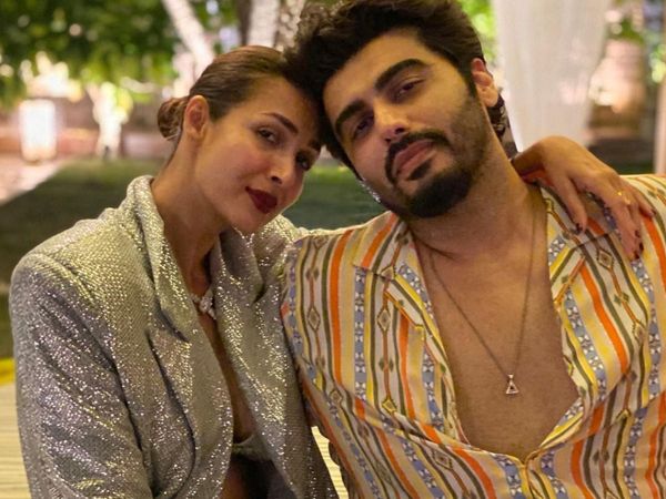 Malaika Arora And Arjun Kapoor Share same Picture on Social Media