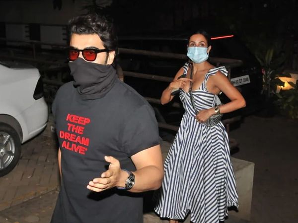 Arjun Kapoor Scolds paparazzi While visits Kareena Kapoor Saif Ali khan House with Malaika Arora
