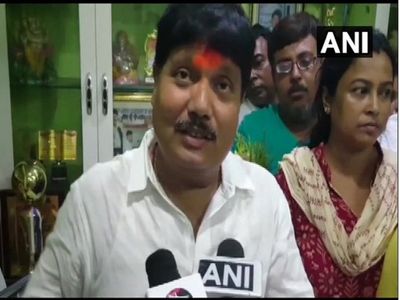 बंगाल में 'दीदी' का किला ढहाने में जुटी BJP, अर्जुन सिंह का दावा- सौगत राय सहित TMC के 5 सांसद देंगे इस्तीफा बंगाल में 'दीदी' का किला ढहाने में जुटी BJP, अर्जुन सिंह का दावा- सौगत राय सहित TMC के 5 सांसद देंगे इस्तीफा