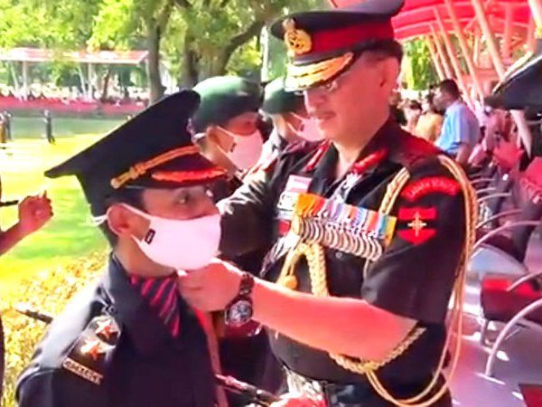 Pulwama attack Martyr Vibhuti Dhoundiyal's wife Nikita Dhoundiyal became Lieutenant in indian army