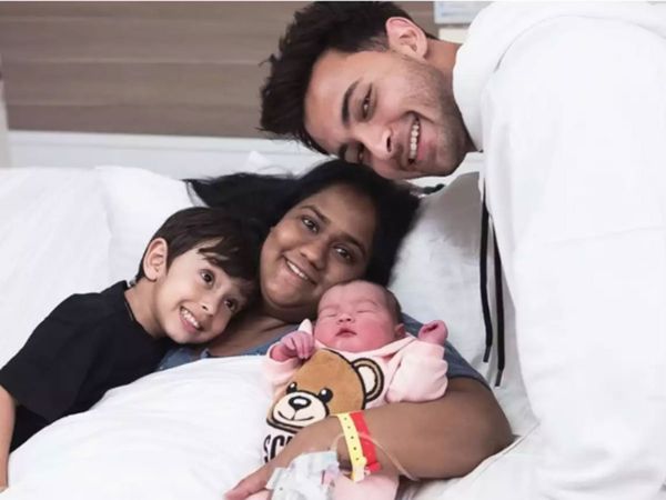 Arpita Khan Sharma and Aayush Sharma with their kids