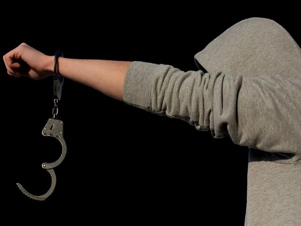 मुंबई में गे सेक्स रैकेट का भंडाफोड़, आपत्तिजनक वीडियो बनाकर करते थे ब्लैकमेल