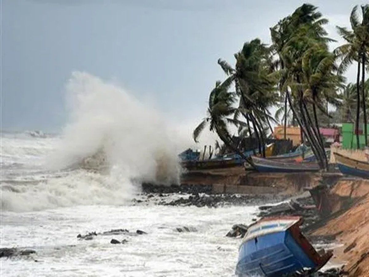 Cyclone Asani : आंध्र प्रदेश के तटीय जिलों में भारी बारिश का अलर्ट, काकीनाडा पहुंच सकता है चक्रवात 'असानी'