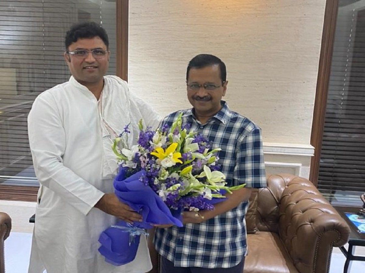 आम आदमी पार्टी में शामिल हुए अशोक तंवर, केजरीवाल ने किया स्वागत, पिछले साल कांग्रेस से TMC में आए थे