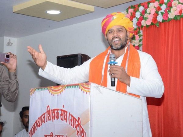 Ashok Chandna, Sachin Pilot, Ashok Gehlot. Colonel Kirori Singh Bainsla, Shoe Scandal, Pushkar