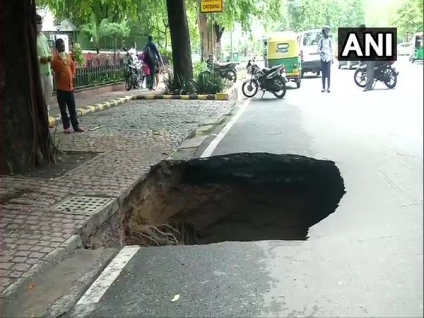 दिल्ली के दिल में छेद, बारिश ने खोली व्यवस्था की पोल