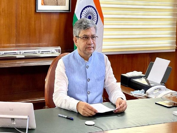  रेलवे में एक लाख से अधिक पदों पर भर्ती प्रक्रिया जारी- रेल मंत्री अश्विनी वैष्णव का बयान