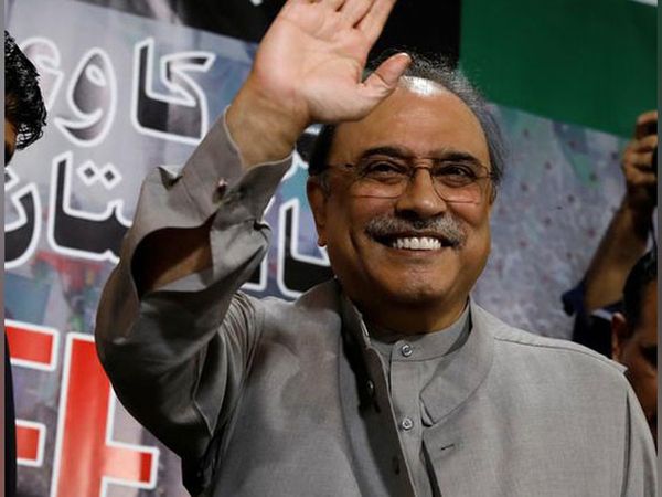 Pakistan: Imran Khan govt will not complete 5-year term, says former President Zardari