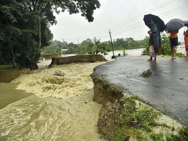 Assam, Flood, Silchar, Cremation, Graveyard, Funeral