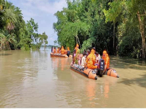 असम बाढ़: राज्य में हालात गंभीर, तीन और लोगों की हुई मौत, राष्ट्रपति ने सीएम सर्वानंद सोनोवाल से की बात