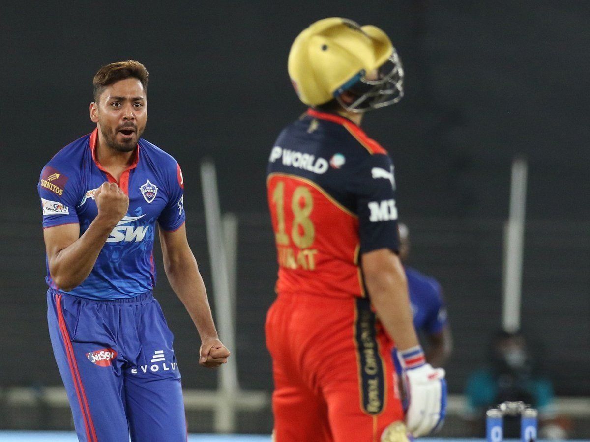 गेंदबाज आवेश खान ने रचा इतिहास, आईपीएल नीलामी में बिकने वाले सबसे महंगे अनकैप्ड खिलाड़ी बने