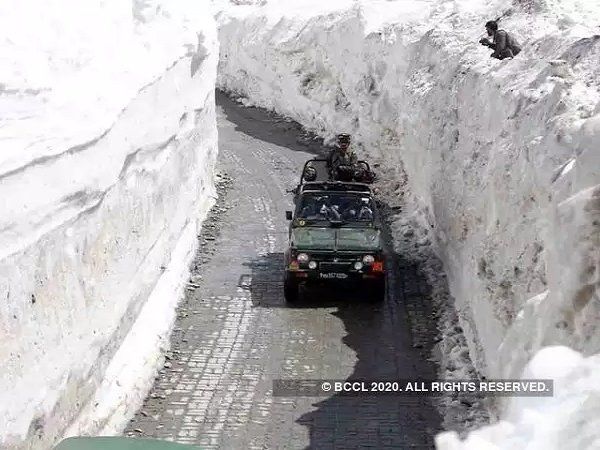 BREAKING NEWS: उत्तर सिक्किम में हिमस्खलन, चपेट में आए भारतीय सैनिक