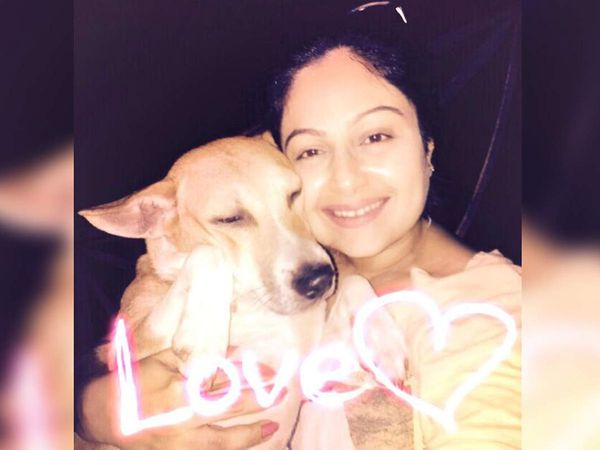 Ayesha Jhulka with her Pet