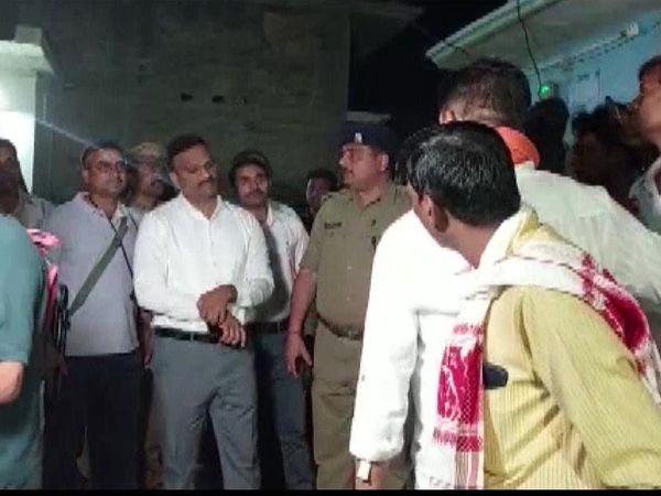 Gorakhpur DIG reaches Kushinagar to meet kin of Muslim youth Babar  