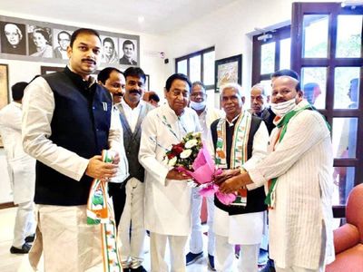 गोडसे भक्त ने जब सियासी चोला बदला तो मध्य प्रदेश कांग्रेस में उठे विरोध के सुर गोडसे भक्त ने जब सियासी चोला बदला तो मध्य प्रदेश कांग्रेस में उठे विरोध के सुर