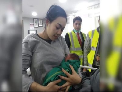 baby born in flight in mid air baby born in flight in mid air