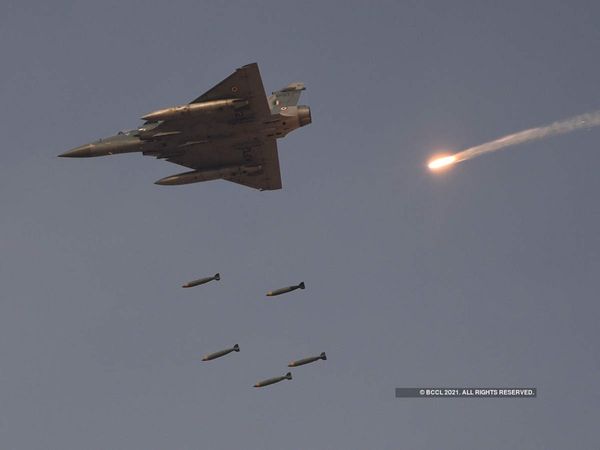 ऑपरेशन बंदर : 12 मिराज विमानों ने अलग-अलग एयरफोर्स स्टेशंस से भरी थी उड़ान, कंफ्यूज हो गया था पाकिस्‍तान