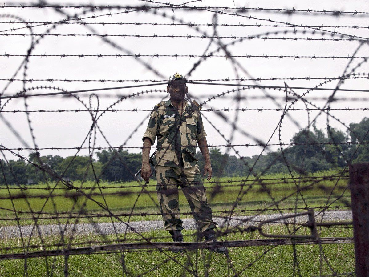 Bangladesh:कोरोना के भारत में बढ़ते मामलों के बीच सीमा पार आवागमन पर प्रतिबंध चाह रहा बांग्लादेश