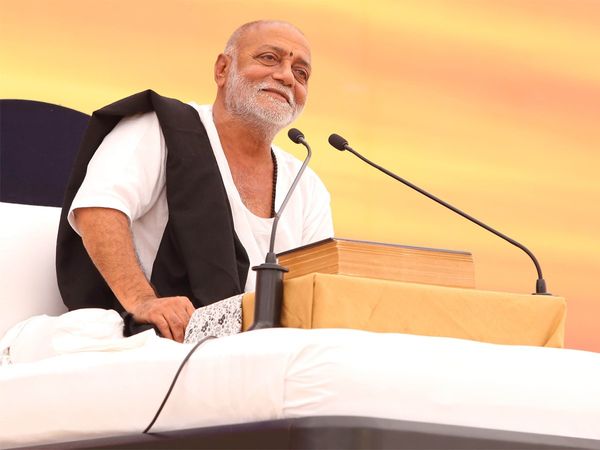 Former BJP MLA Pabubha Manek attempted attack on katha vachak Morari Bapu