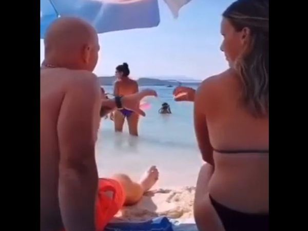 Beer viral video couple sit on beach then what happened watch funny viral video in hindi