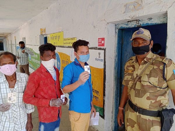 लाइव अपडेट्स: पश्चिम बंगाल,असम में मतदान के पहले चरण का आगाज, पीएम मोदी ने की खास अपील