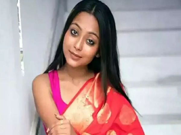 21 year old Bengali actress Bidisha De Majumdar found hanging at her falt in Kolkata police 