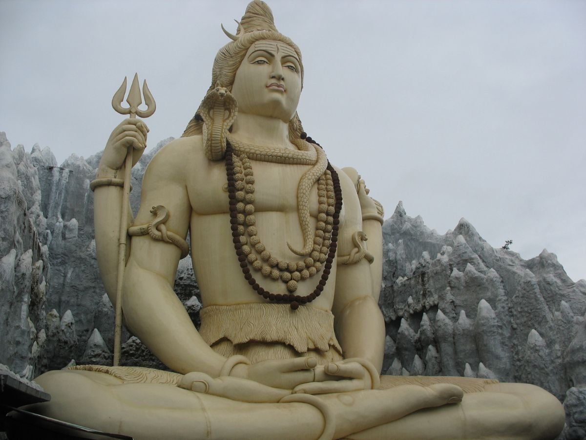 Shukra Pradosh Vrat 2022: आश्विन माह के प्रदोष व्रत पर बन रहे दो शुभ योग, जानें मुहूर्त और पूजन विधि