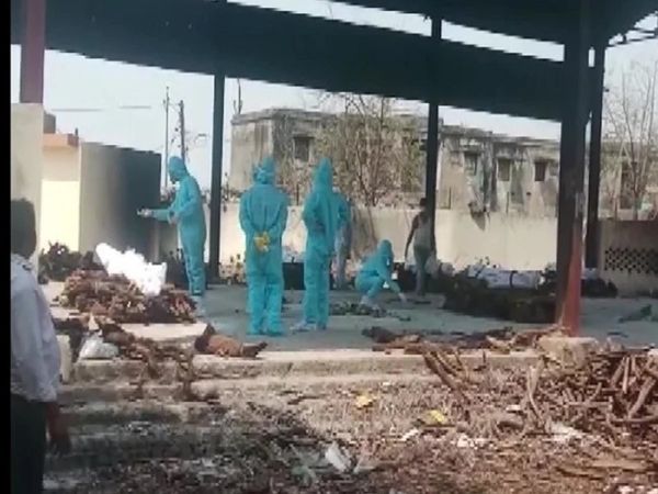 भोपाल : मुक्तिधाम के लॉकर्स में अस्थि कलशों का लगा ढेर, 16 दिनों में 1100 शवों का अंतिम संस्कार (फाइल फोटो)