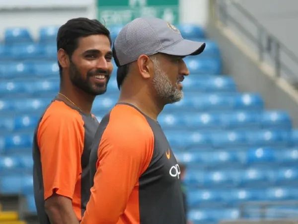 ms dhoni and bhuvneshwar kumar
