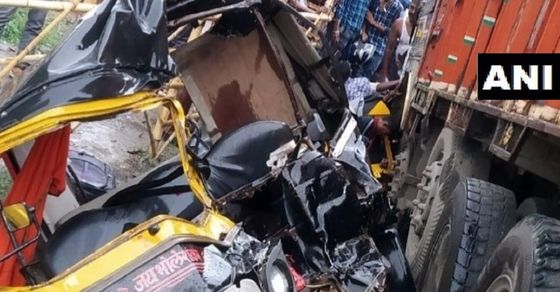 Bihar News, Bihar News a truck hit two autorickshaws in Gaya । बिहार के ...