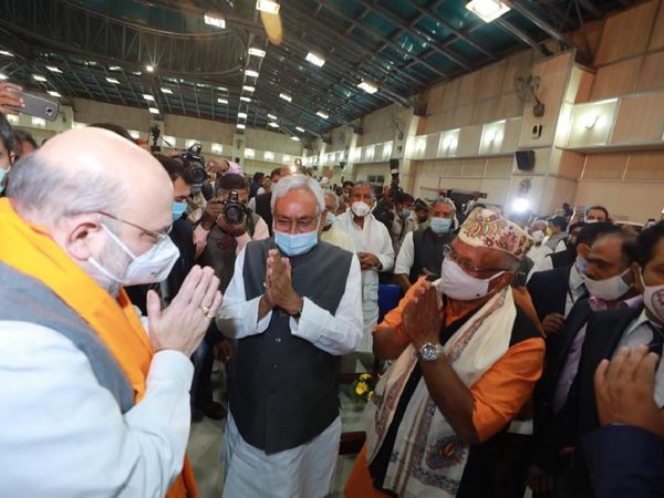 बिहार में सीएम नीतीश कुमार के पास गृह मंत्रालय, डिप्‍टी सीएम तारकिशोर प्रसाद को मिला वित्‍त का जिम्‍मा