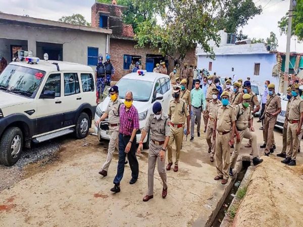 Vikas dubey SIT report: एसआईटी की रिपोर्ट में सनसनीखेज जानकारी, पुलिस- अपराधी गठजोड़ का नतीजा था बिकरु कांड