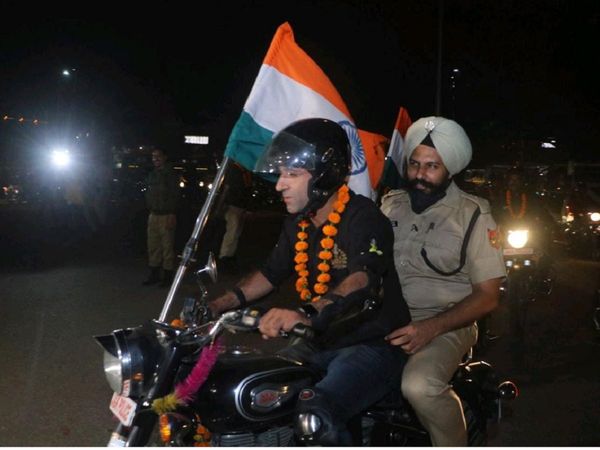 राष्‍ट्रीय एकता का संदेश देने को J&K पुलिस ने निकाली बाइक रैली, 31 अक्‍टूबर को स्‍टैच्‍यू ऑफ यूनिटी पर होगी समाप्‍त