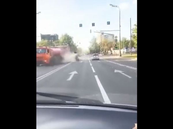 Stunt Viral Video Man Doing Stunt Bike Then What Happened Watch Viral Video