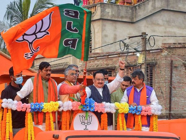 BJP Privartan Yatra: बैरकपुर में परिवर्तन यात्रा रोके जाने पर सियासी पारा चढ़ा, जुबानी जंग तेज