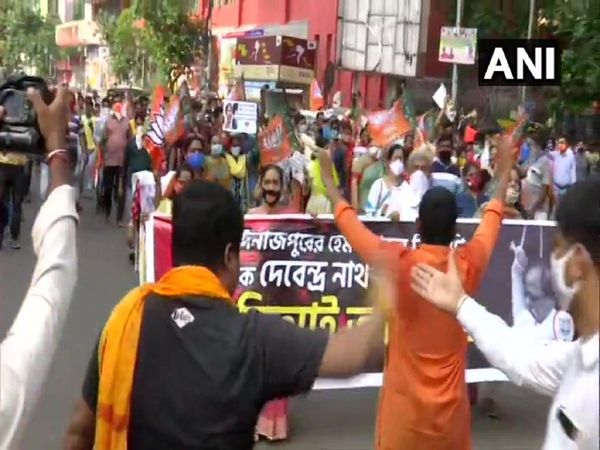 पश्चिम बंगाल में सड़कों पर उतरे बीजेपी कार्यकर्ता, बीजेपी विधायक की खुदकुशी को बताया राजनीतिक हत्या