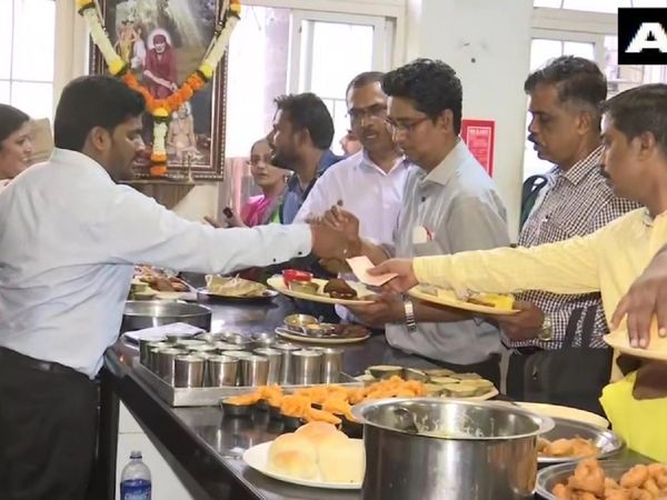 BMC introduced Rs 10 meal for its employees