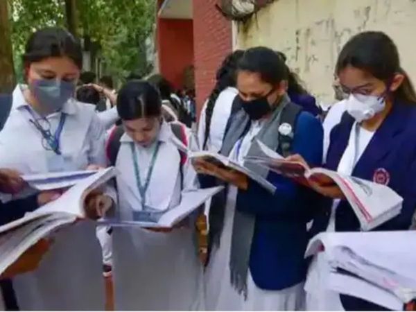 CBSE Class XII exams: Around 300 students writes to CJI against offline conduct of papers